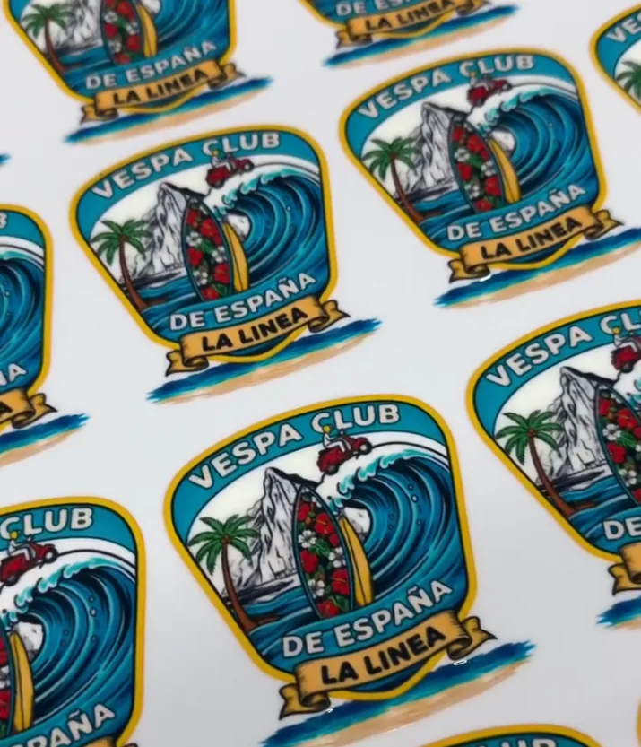 Trabajo real de pegatinas personalizadas para promoción