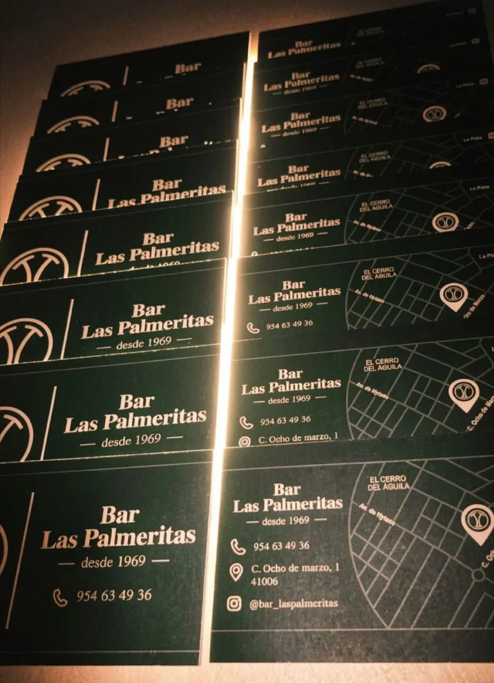 Trabajo real de material corporativo personalizado